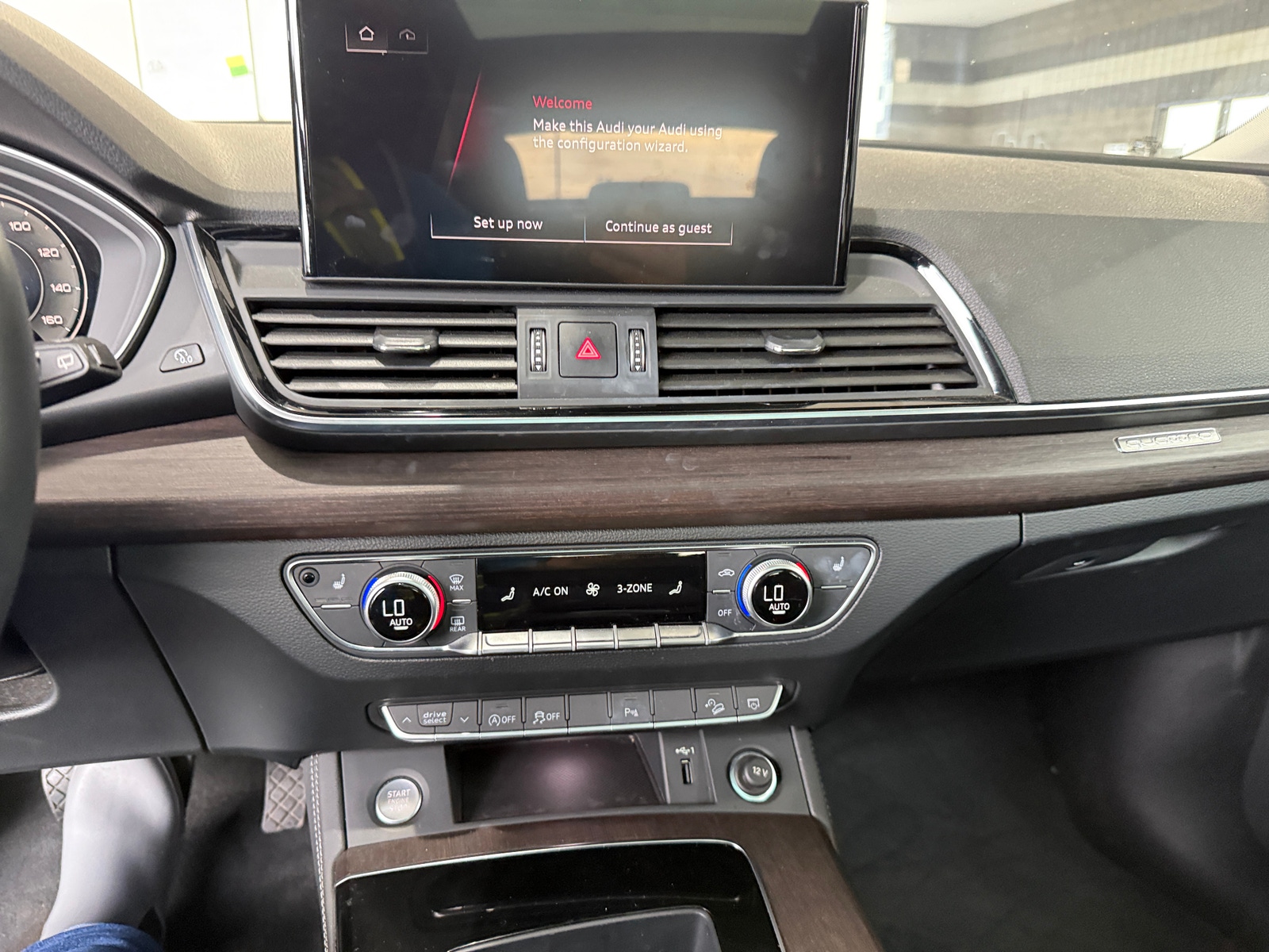 Thumbnail: 2022 Audi Q5 - 3
