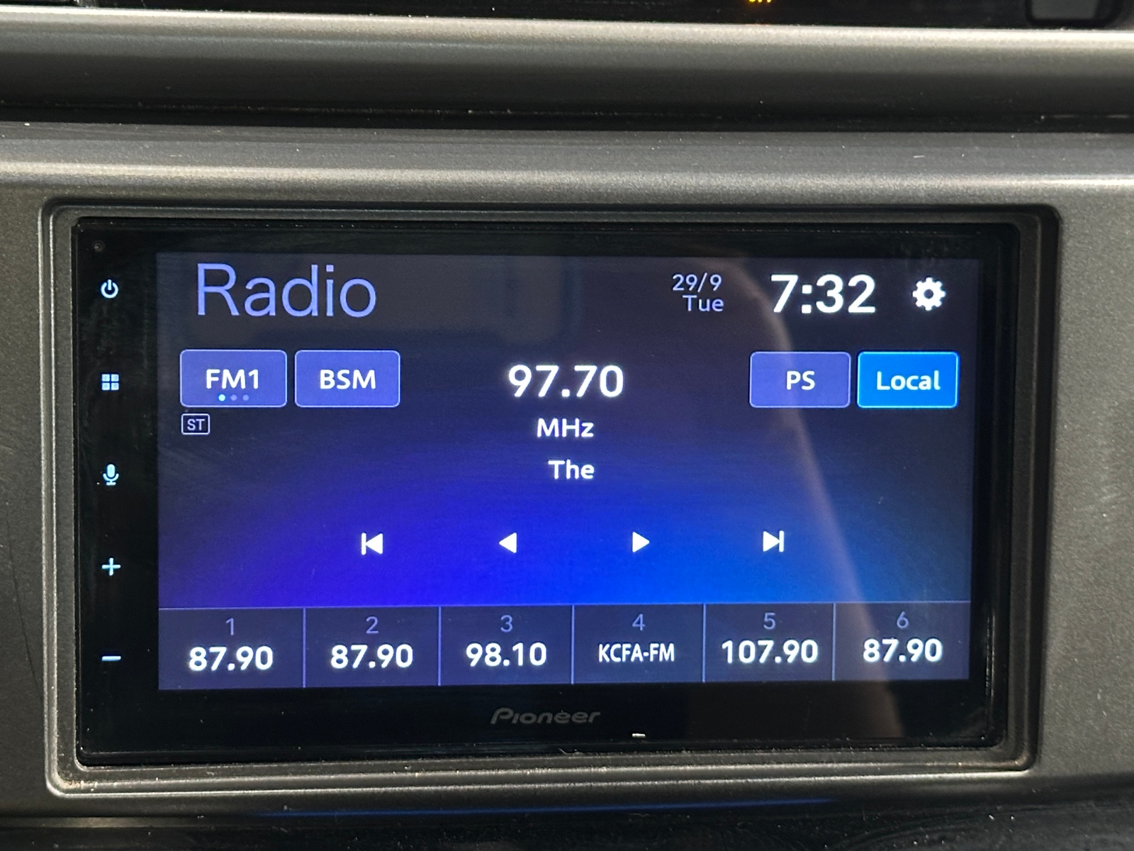 Thumbnail: 2018 Toyota RAV4 - 4