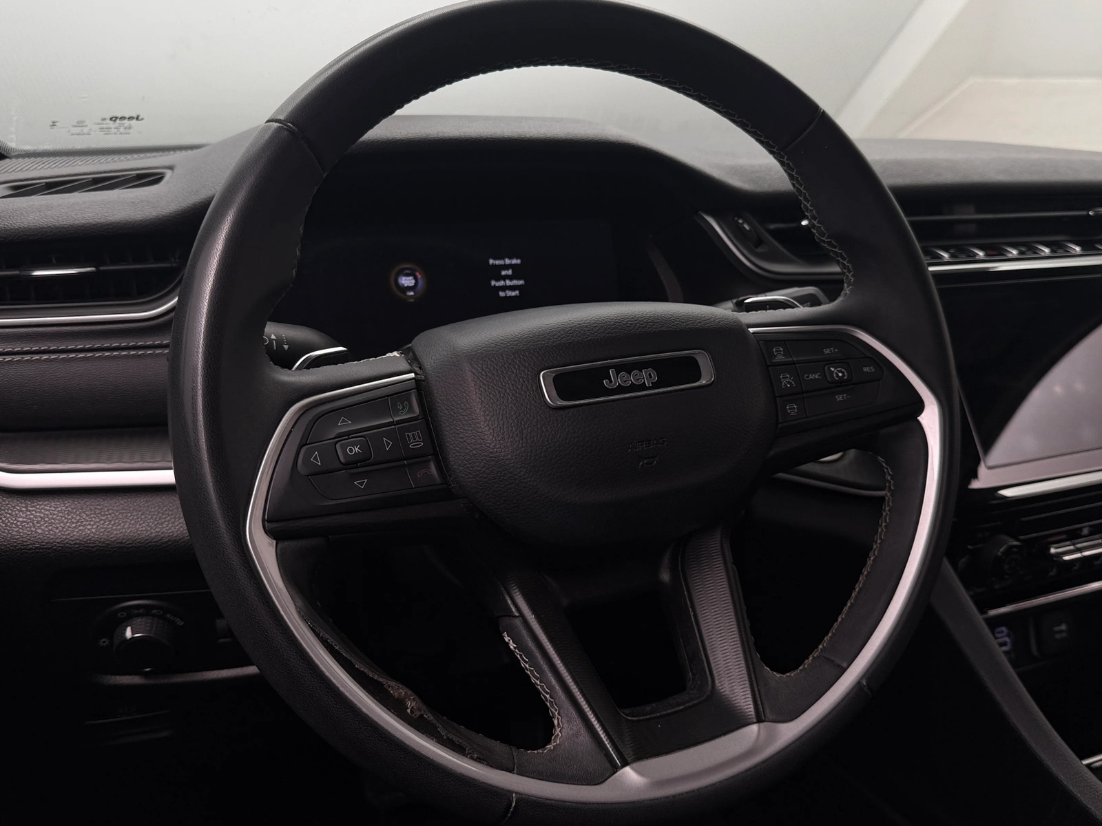 Thumbnail: 2023 Jeep Grand Cherokee - 5