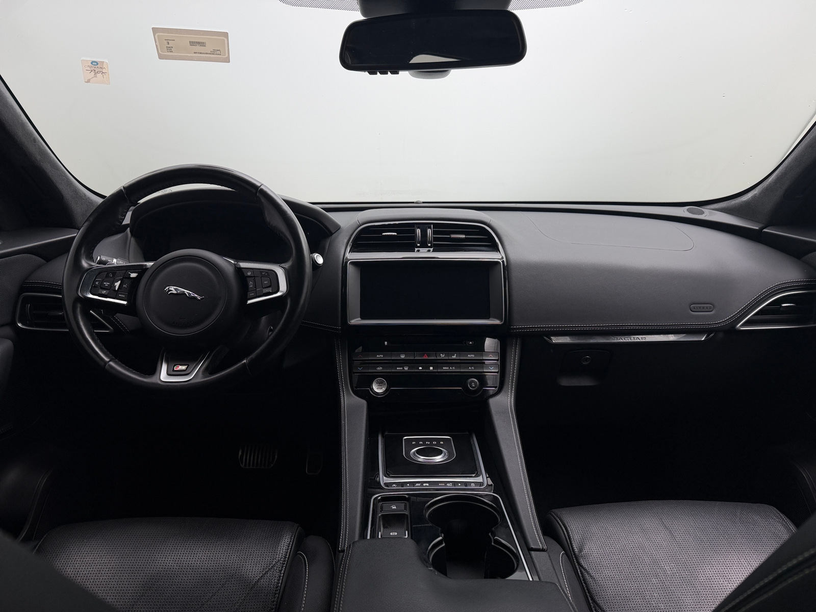 Thumbnail: 2017 Jaguar F-Pace - 2