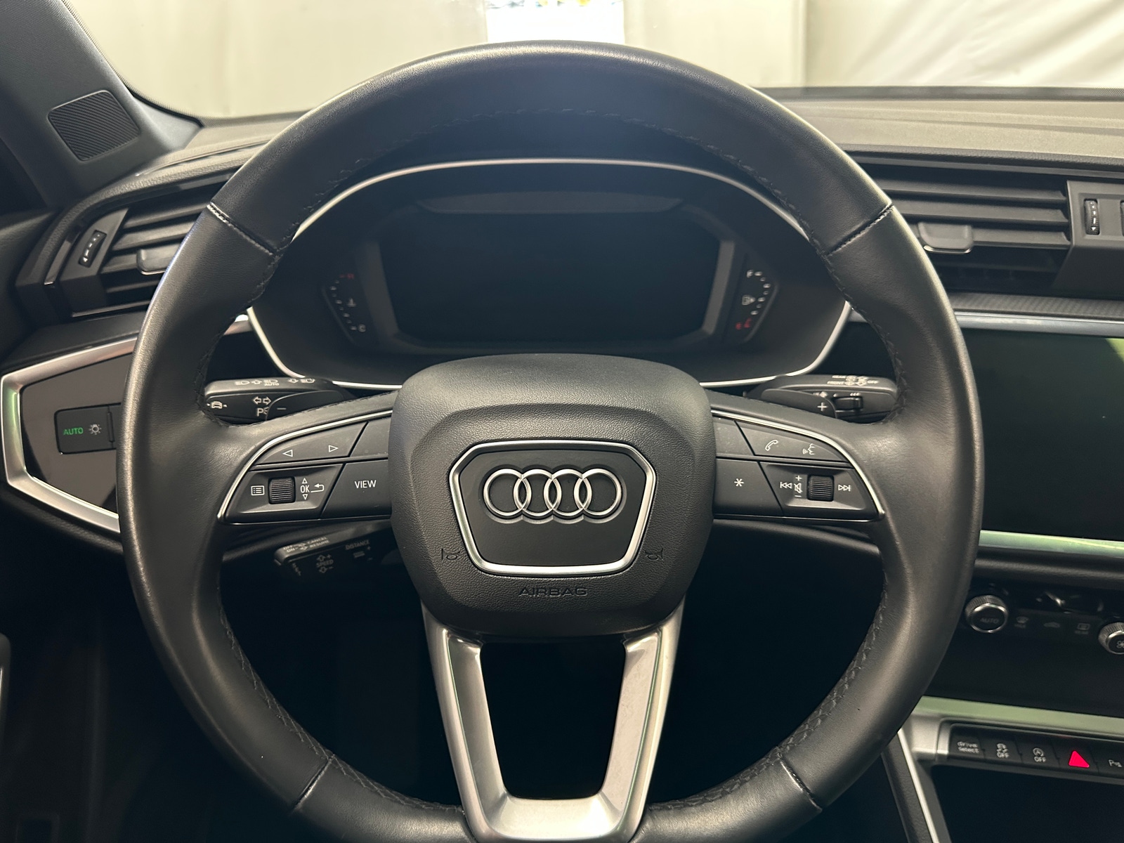 Thumbnail: 2025 Audi Q3 - 5