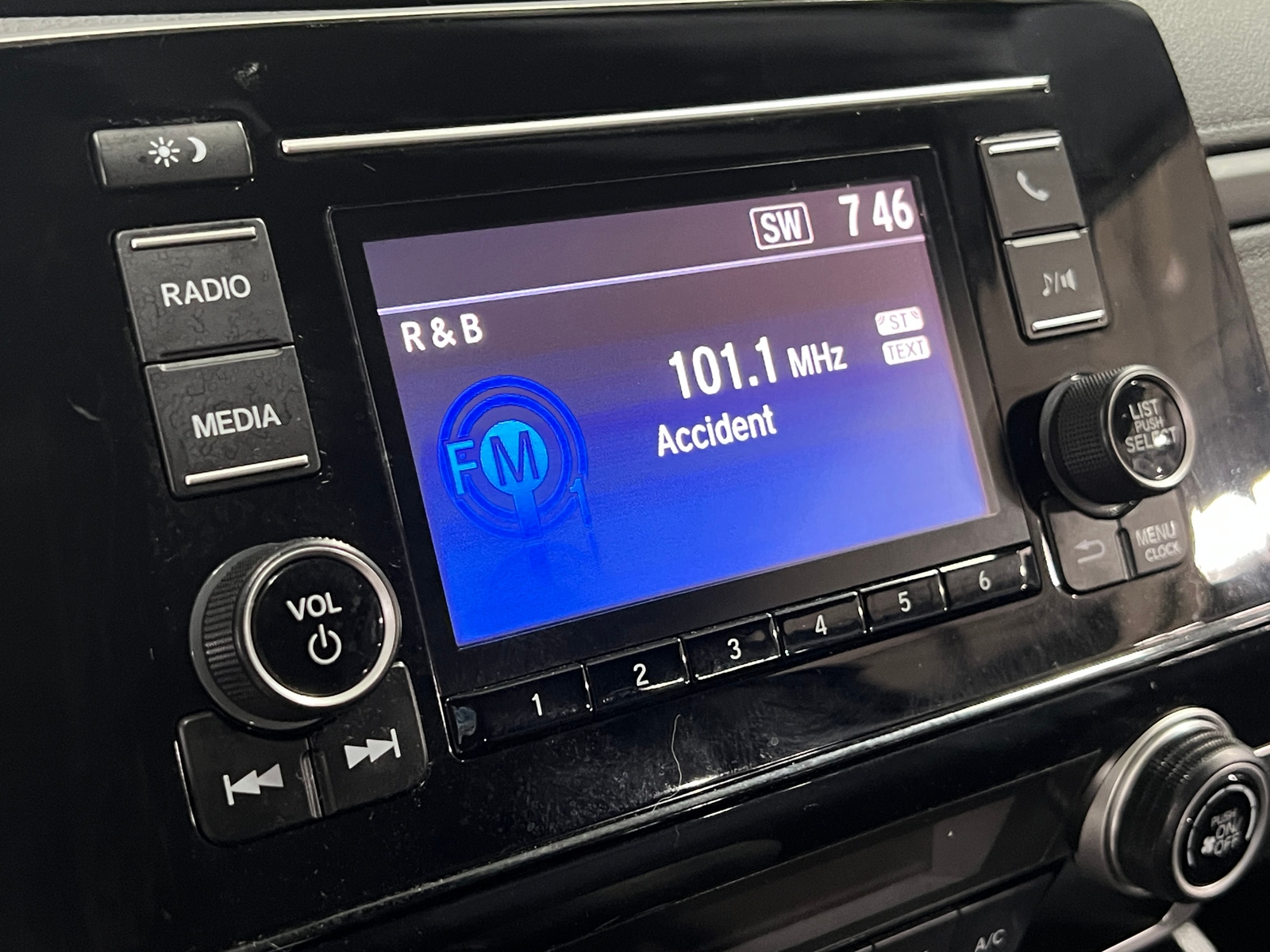 Thumbnail: 2020 Honda CR-V - 4