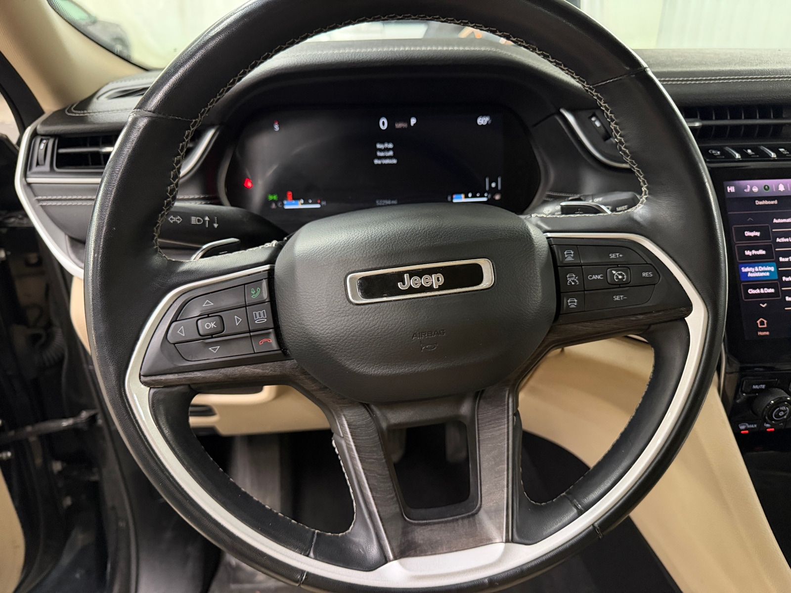 Thumbnail: 2021 Jeep Grand Cherokee L - 4