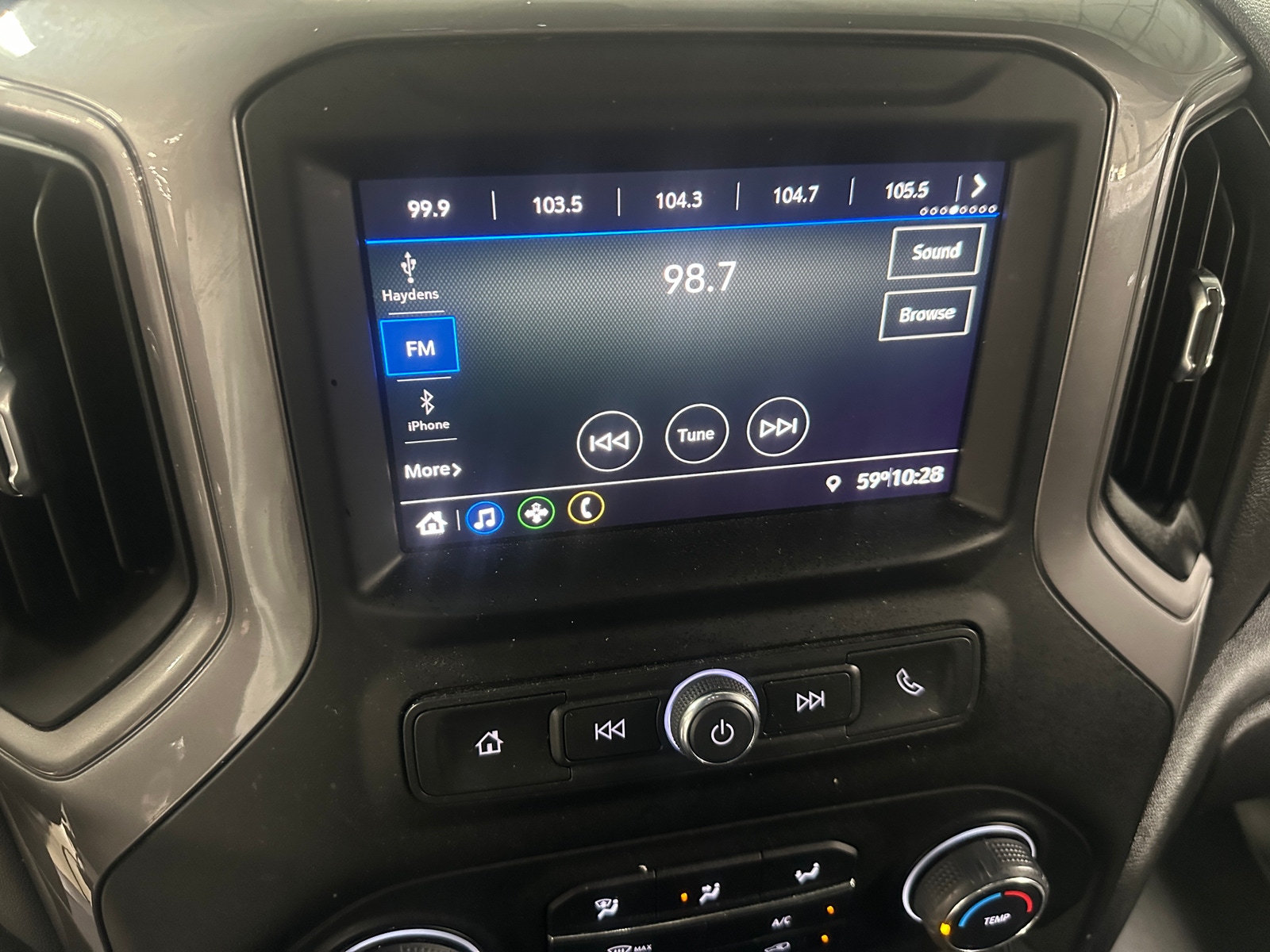 Thumbnail: 2022 Chevrolet Silverado 1500 - 4