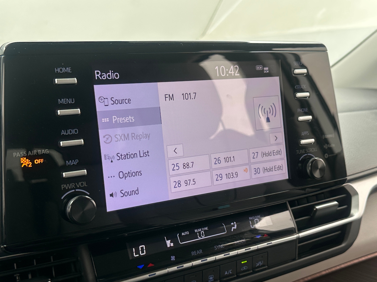 Thumbnail: 2021 Toyota Sienna - 4