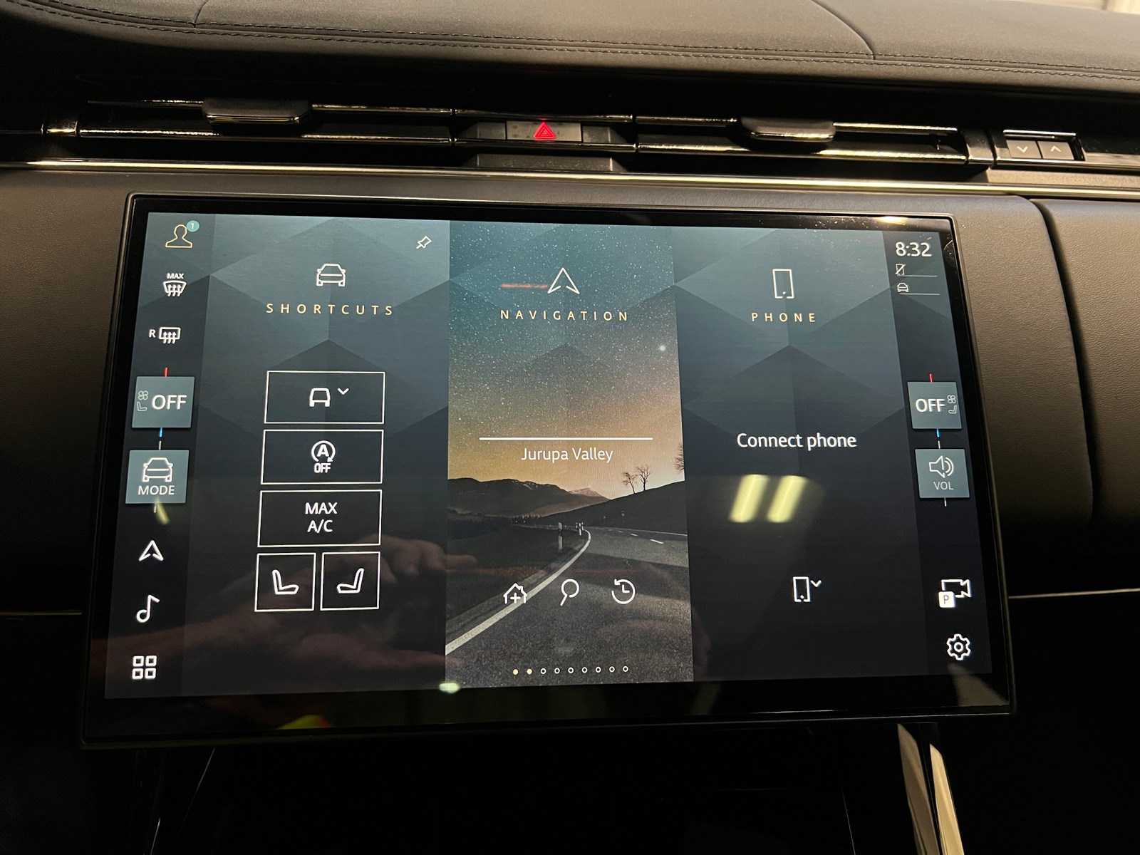 Thumbnail: 2024 Land Rover Range Rover Sport - 3