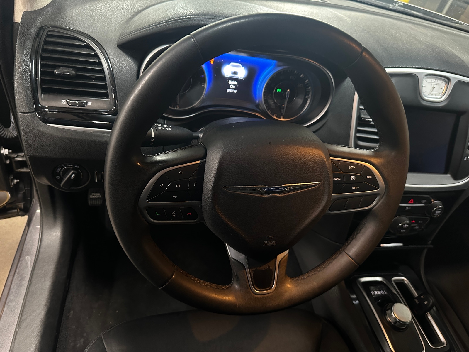 Thumbnail: 2023 Chrysler 300 - 5