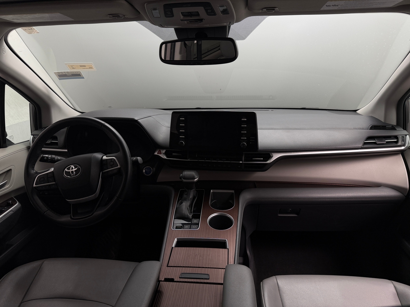 Thumbnail: 2022 Toyota Sienna - 3