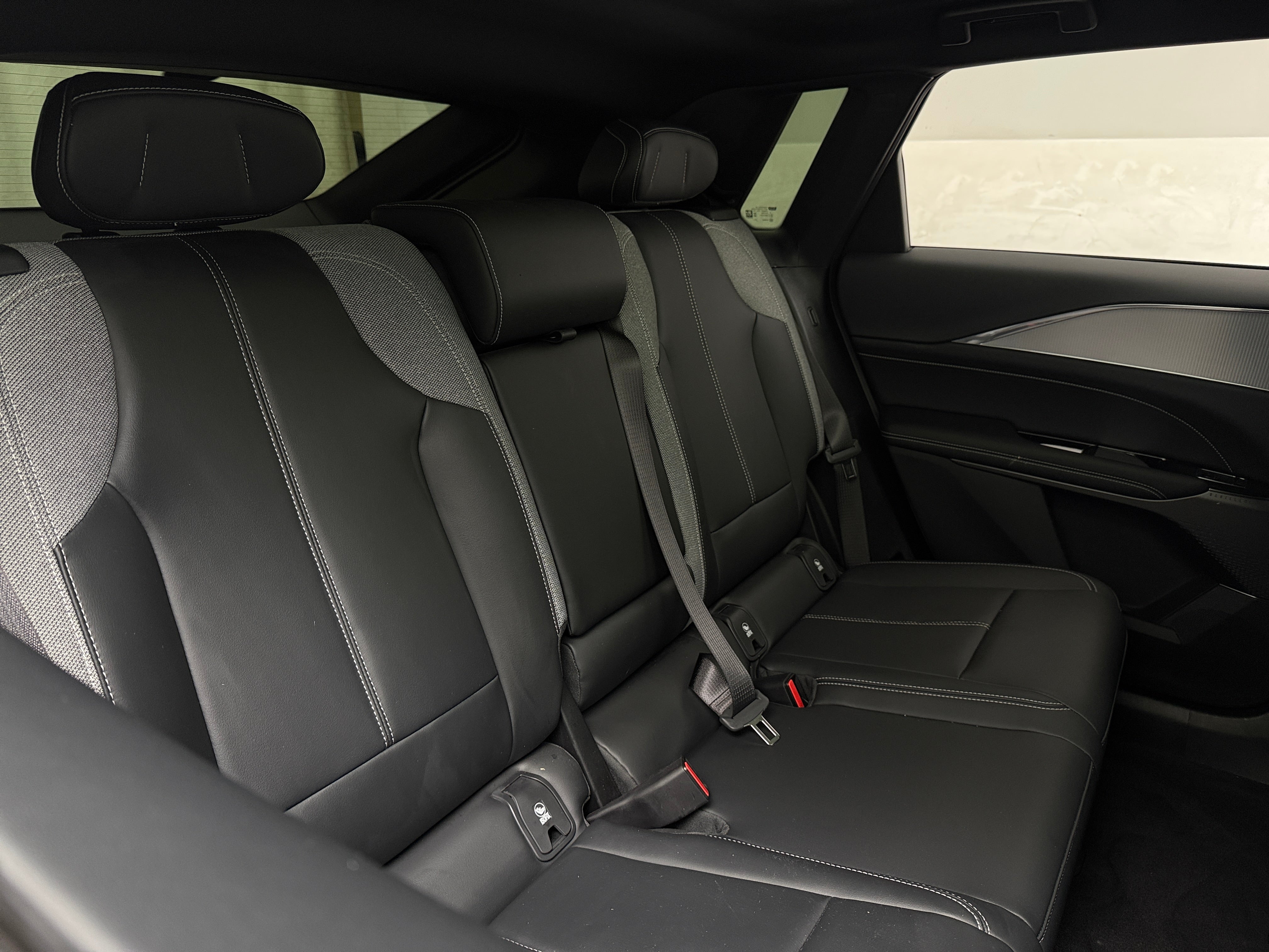 Used 2024 Cadillac LYRIQ Tech with VIN 1GYKPMRK5RZ126275 for sale in Oak Creek, WI