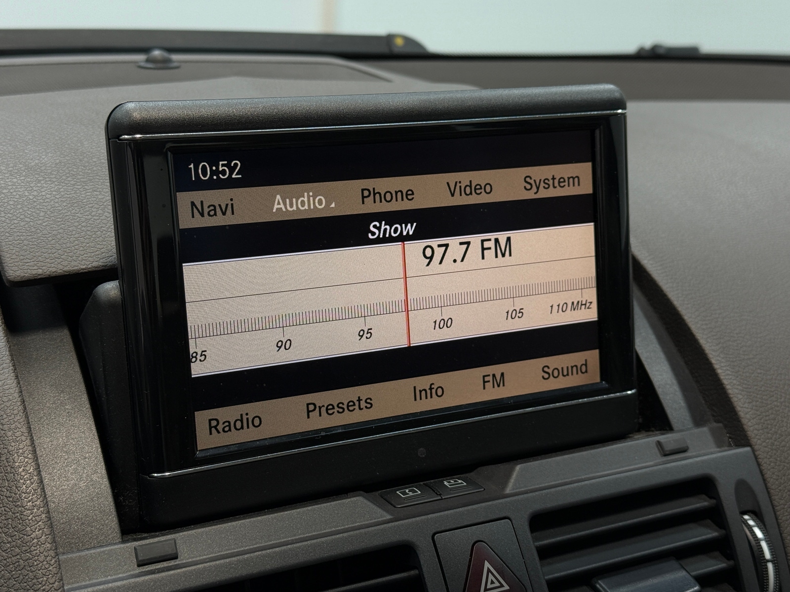 Thumbnail: 2010 Mercedes-Benz C-Class - 3