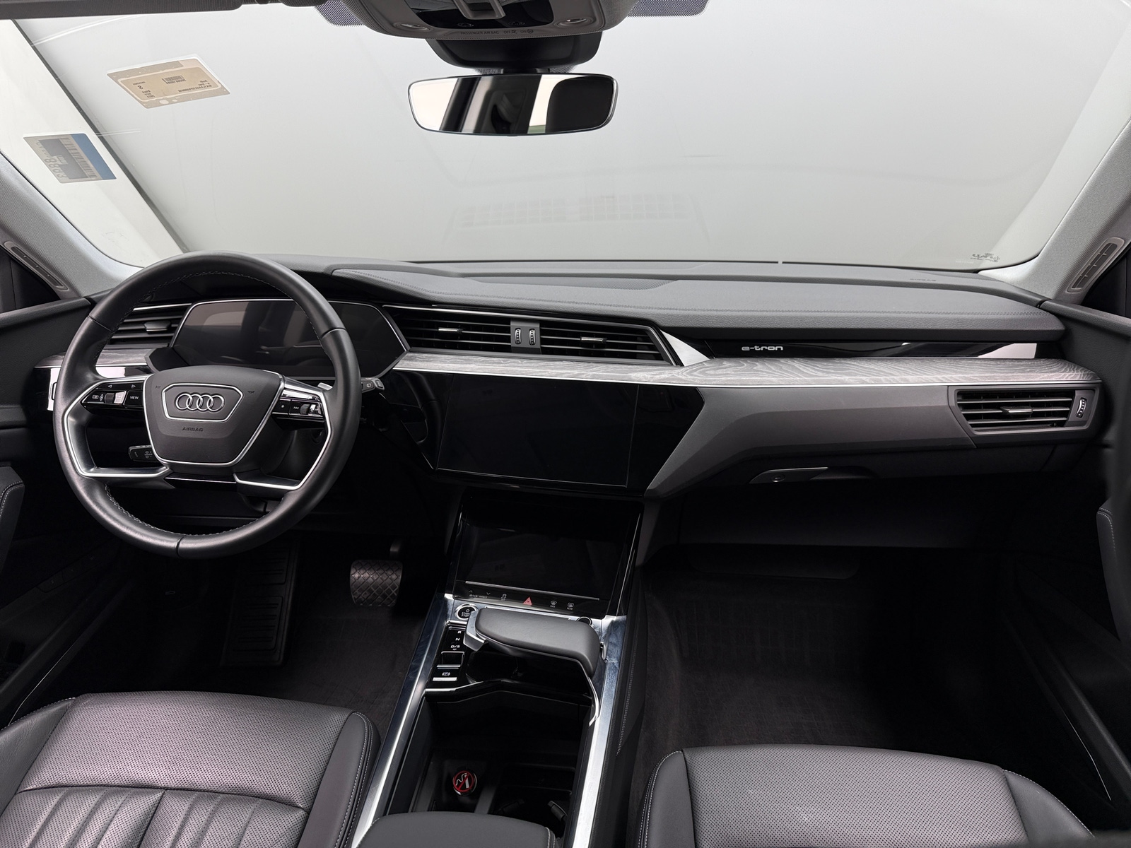 Thumbnail: 2023 Audi e-tron - 2