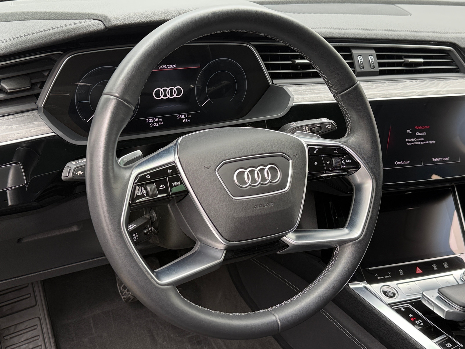 Thumbnail: 2023 Audi e-tron - 4