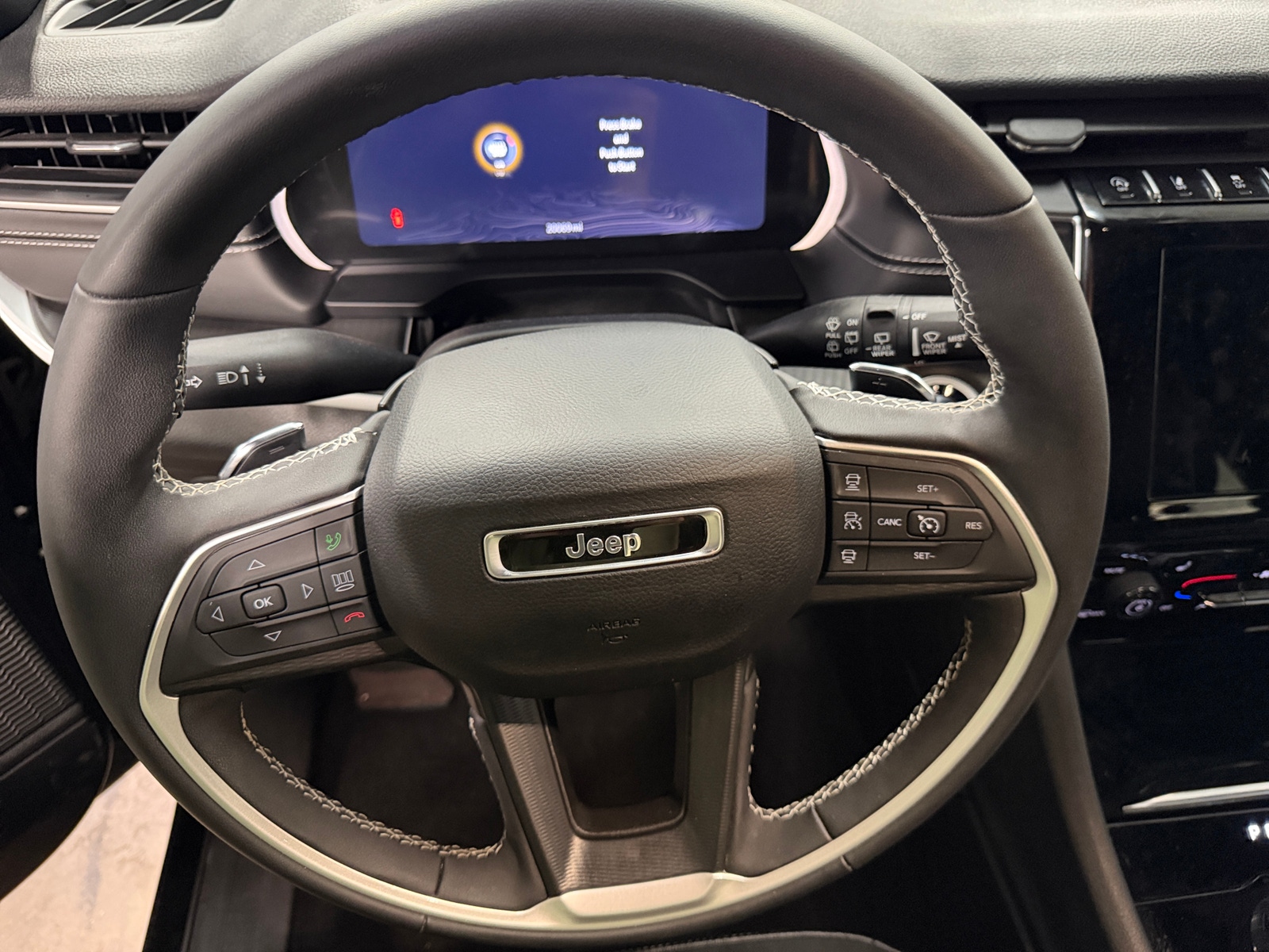 Thumbnail: 2024 Jeep Grand Cherokee - 4