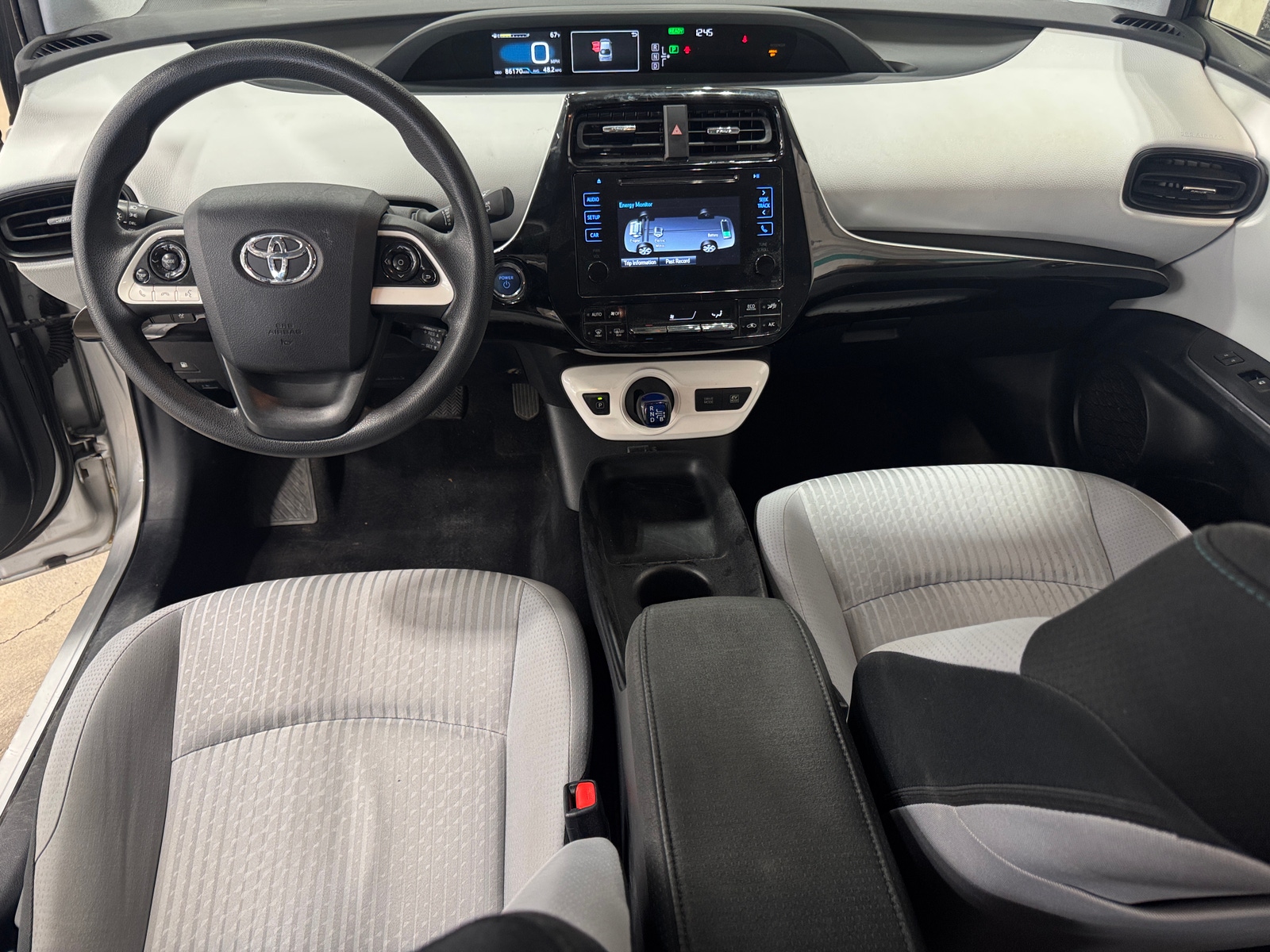 Thumbnail: 2016 Toyota Prius - 3
