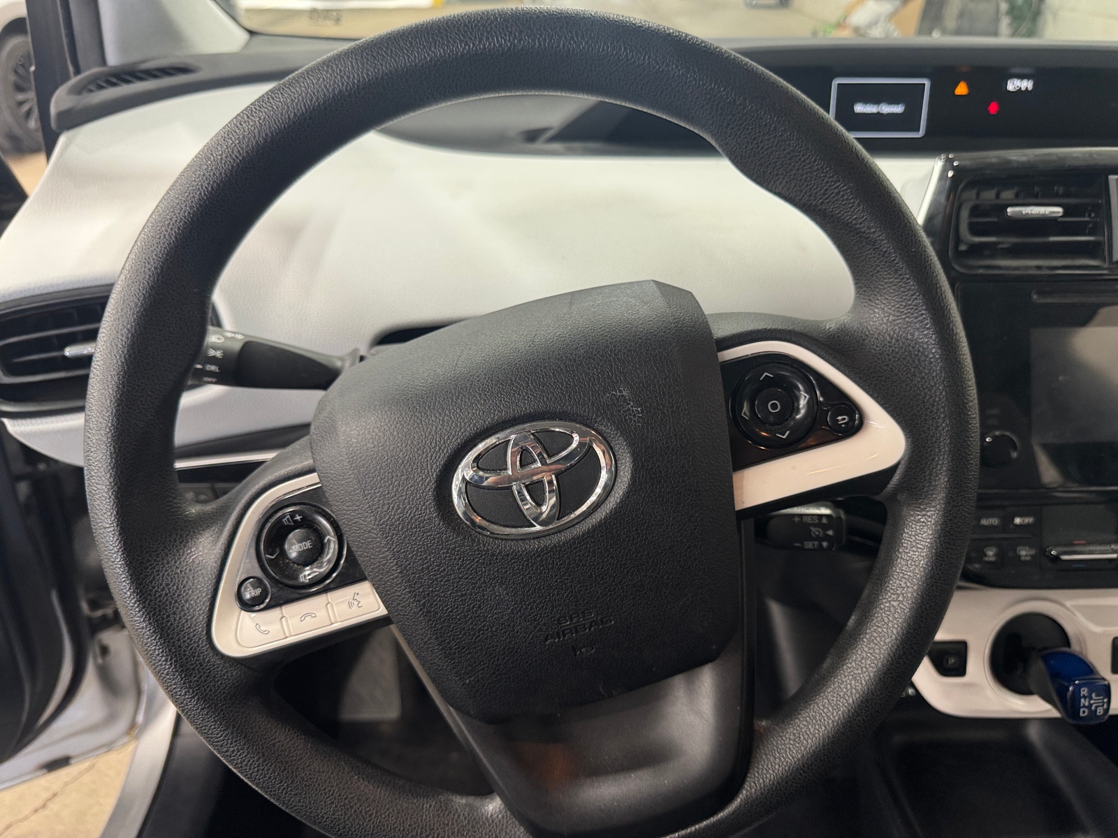 Thumbnail: 2016 Toyota Prius - 5