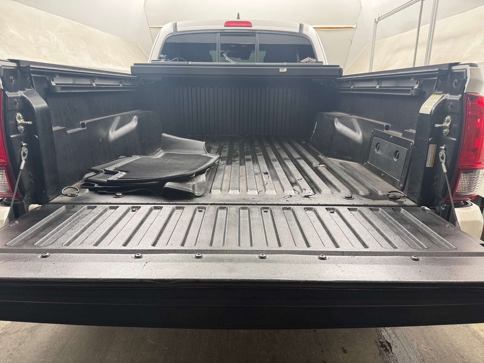 Thumbnail: 2019 Toyota Tacoma - 7