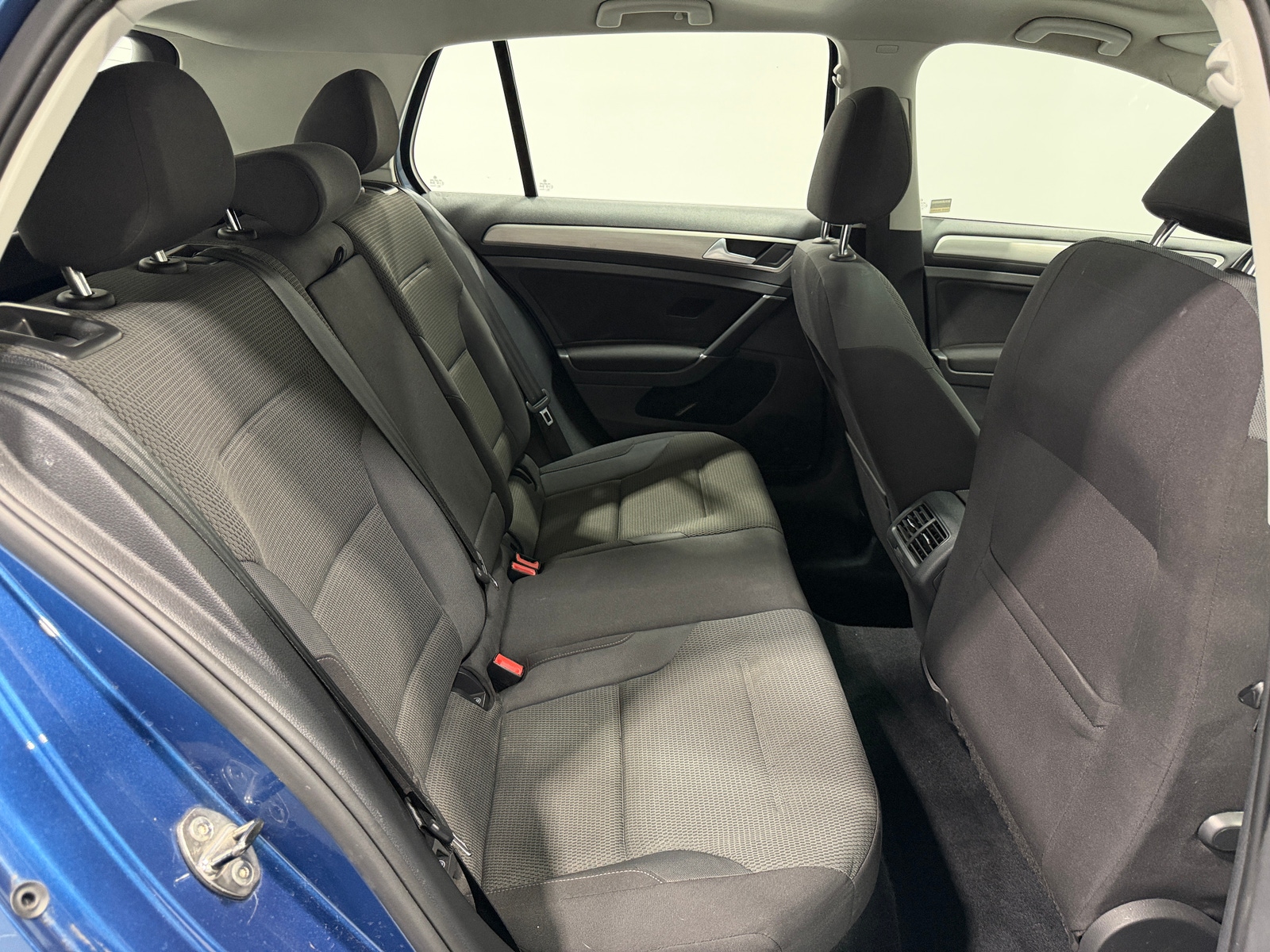 Thumbnail: 2016 Volkswagen Golf - 6