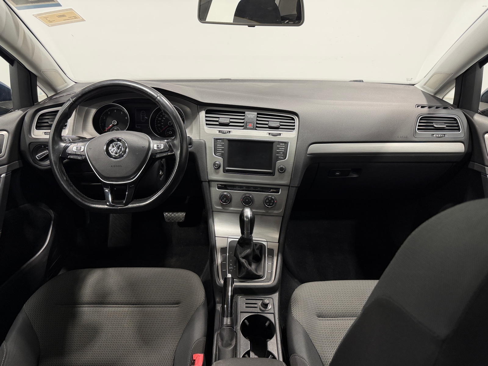 Thumbnail: 2016 Volkswagen Golf - 3