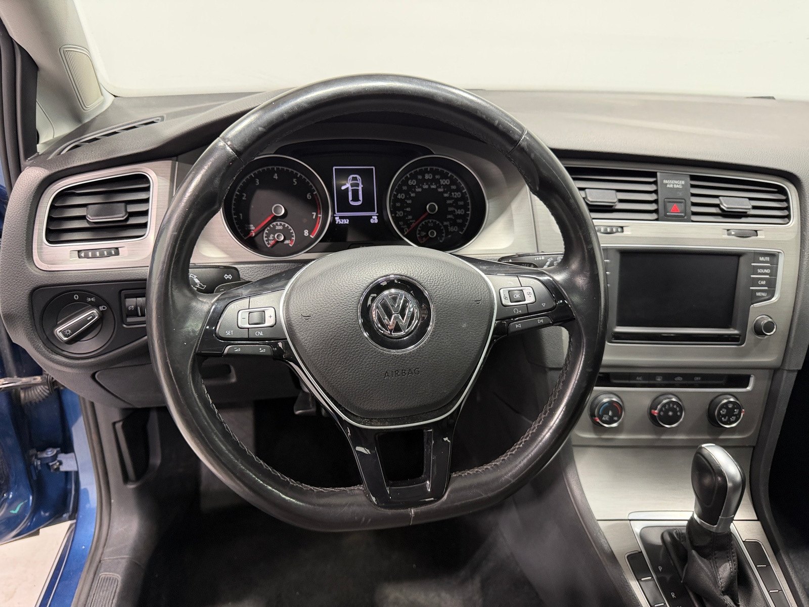 Thumbnail: 2016 Volkswagen Golf - 5