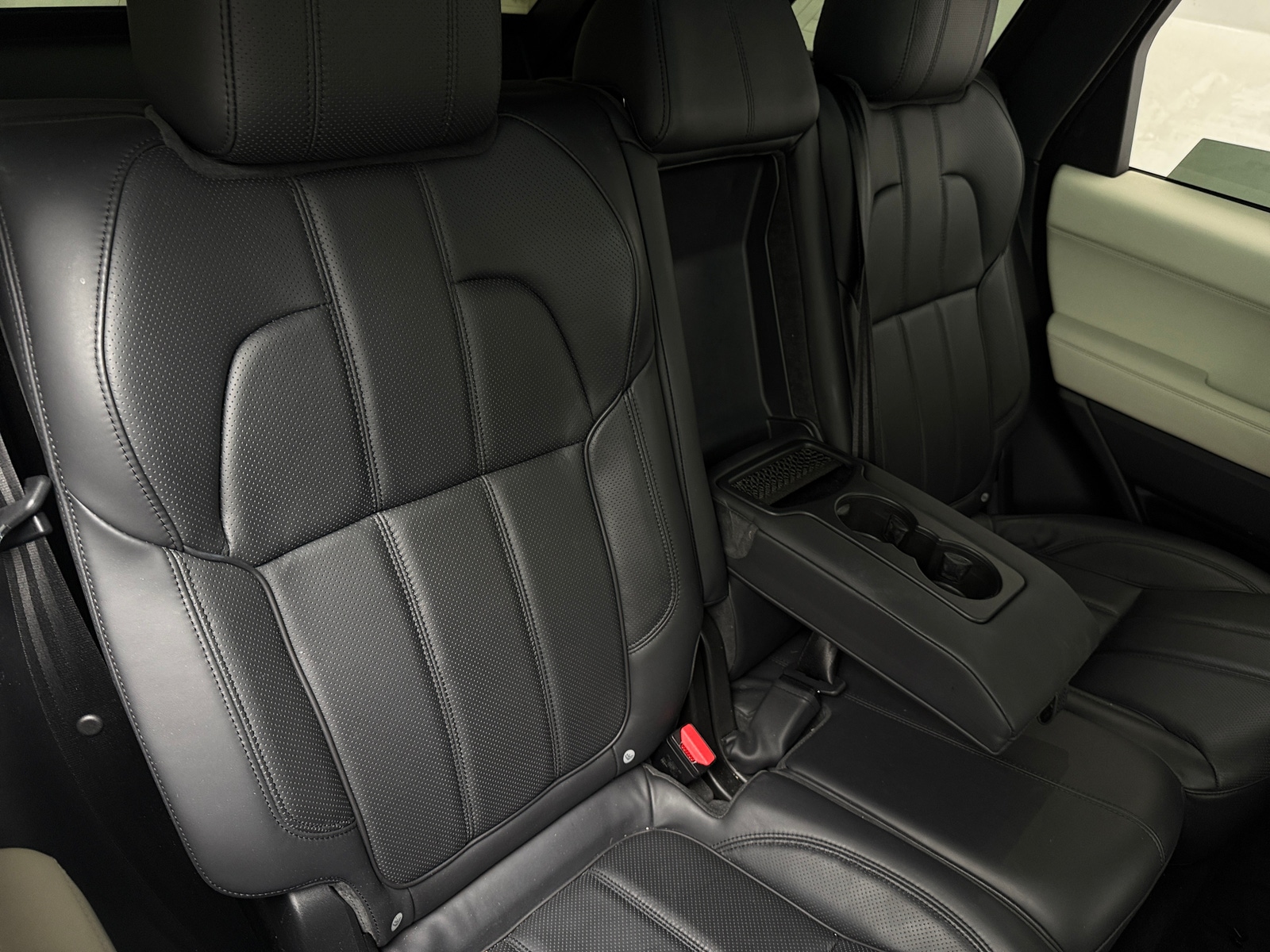 Thumbnail: 2016 Land Rover Range Rover Sport - 6
