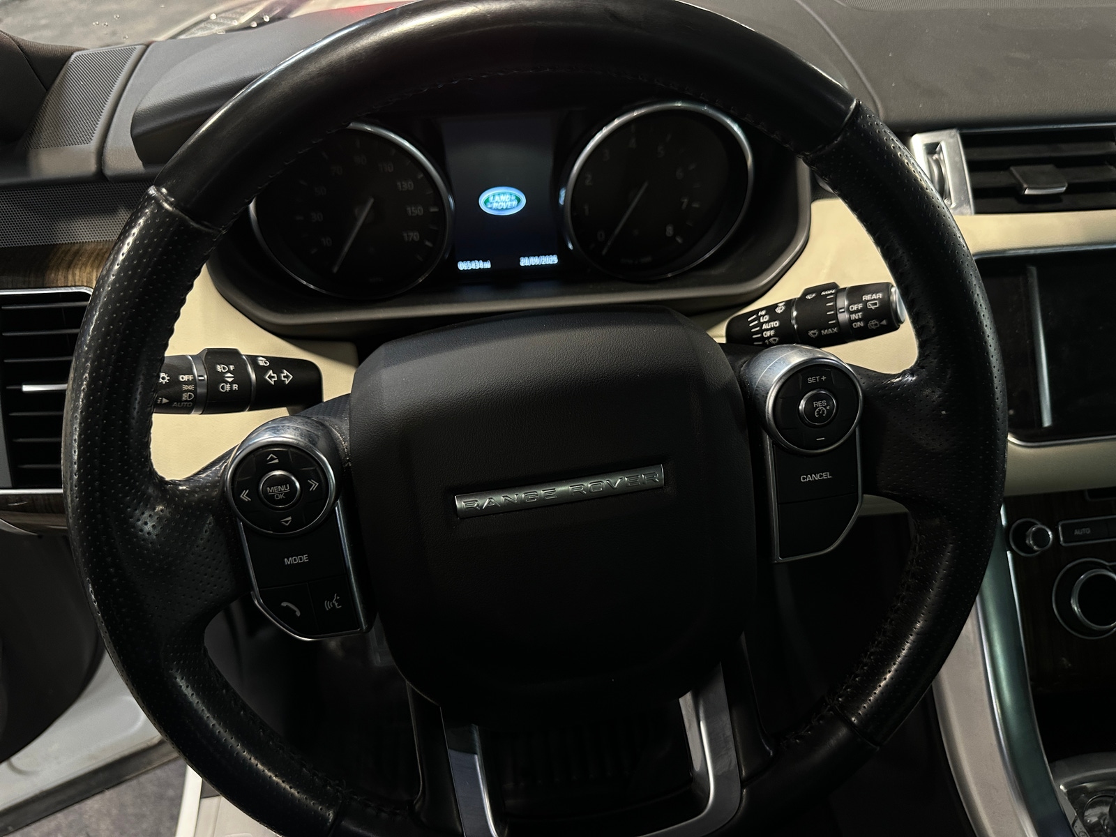 Thumbnail: 2016 Land Rover Range Rover Sport - 5