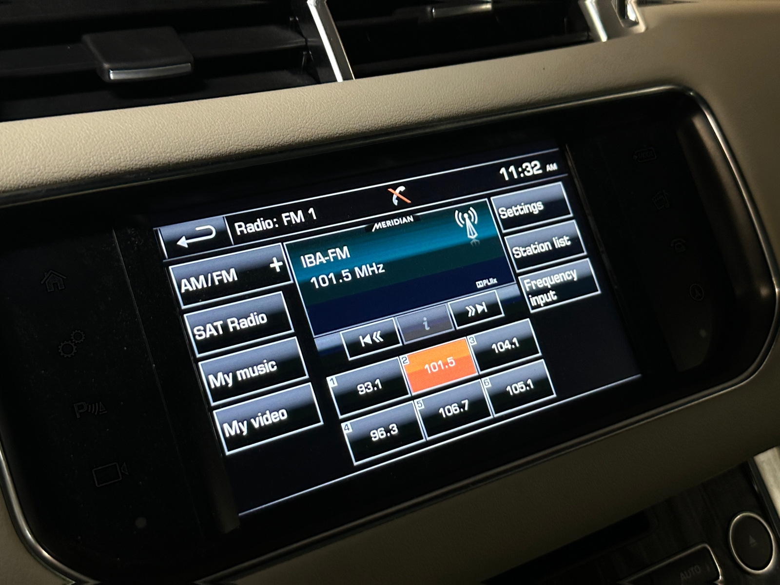 Thumbnail: 2016 Land Rover Range Rover Sport - 4