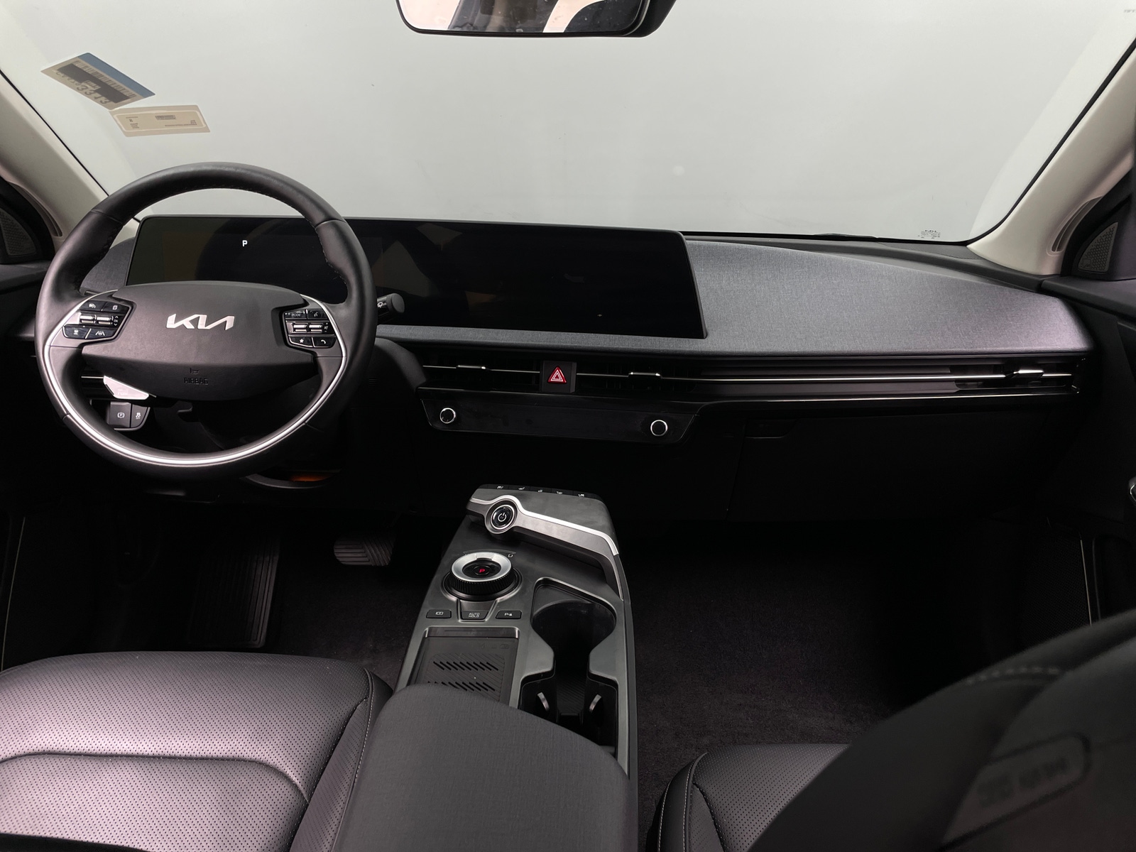Thumbnail: 2023 Kia EV6 - 2