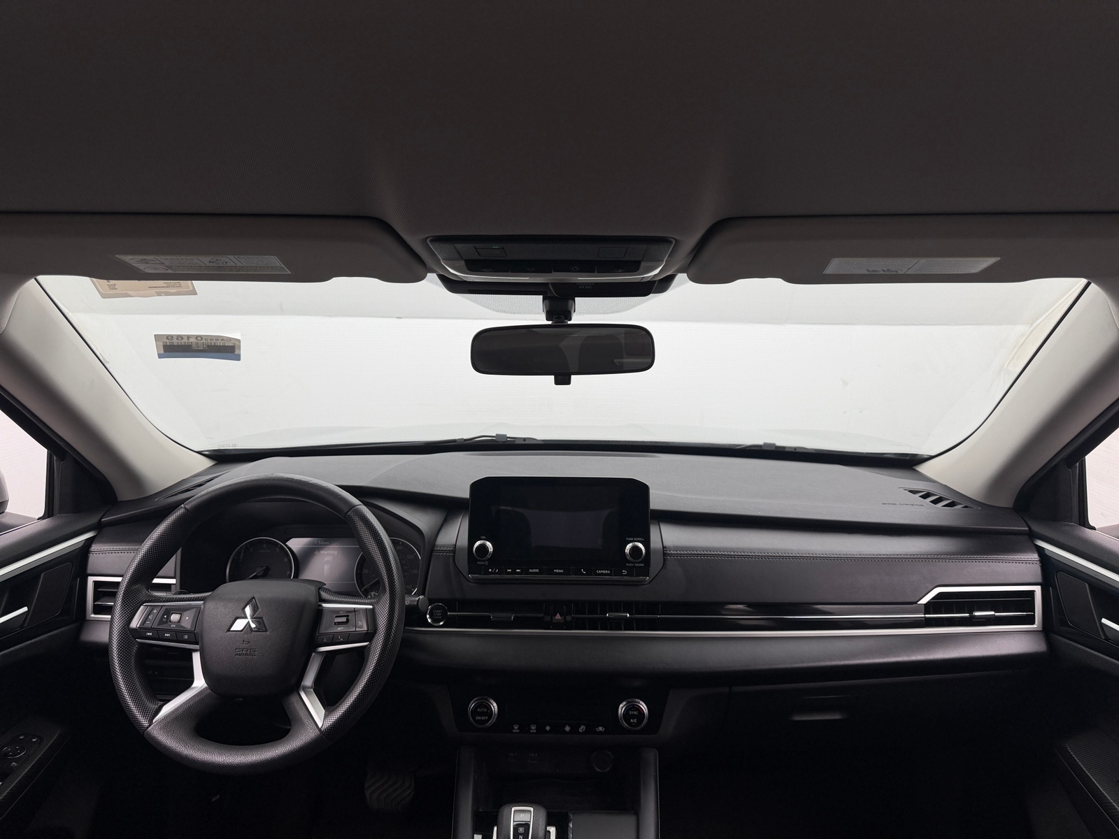 Thumbnail: 2022 Mitsubishi Outlander - 3