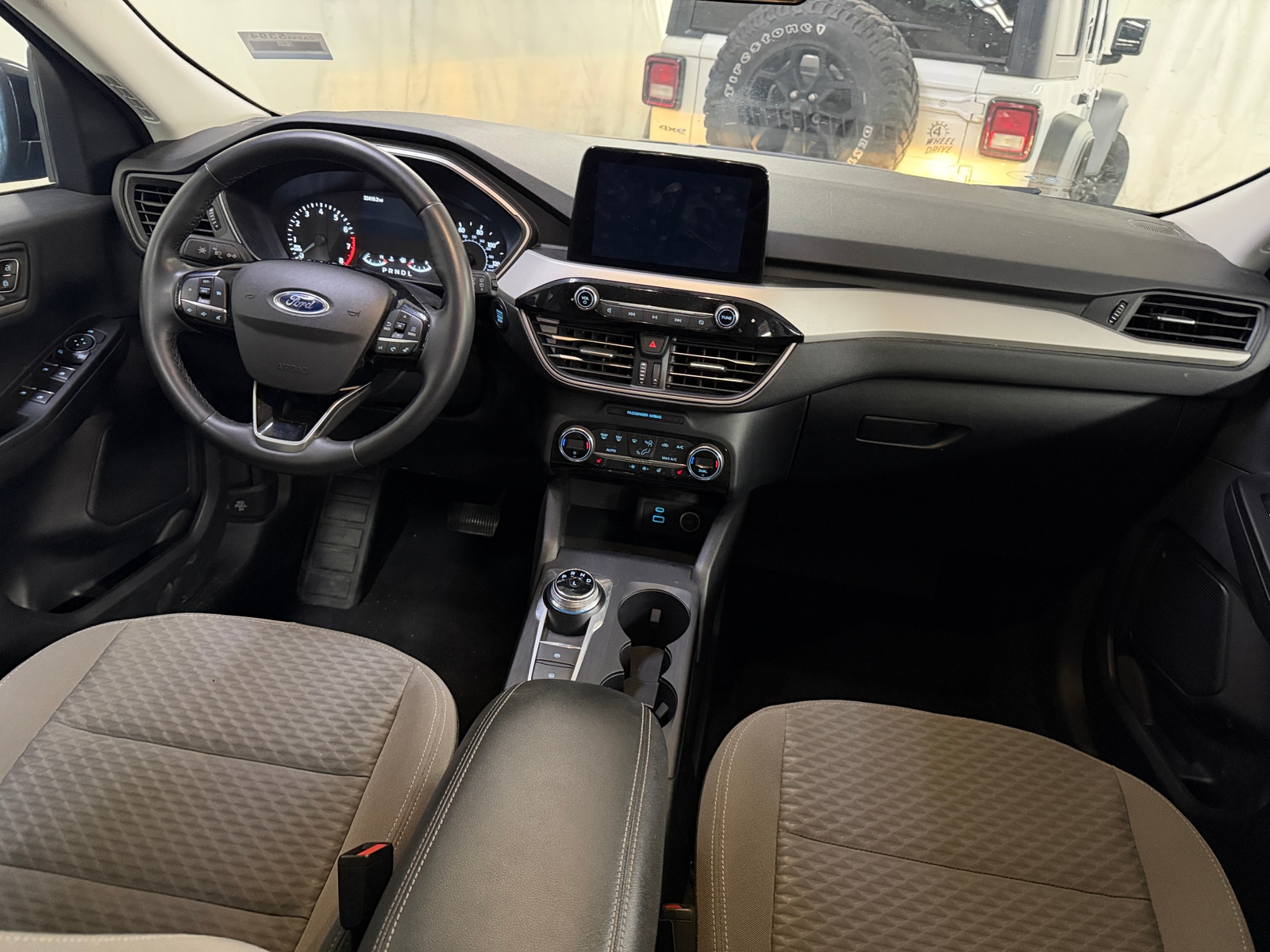 Thumbnail: 2021 Ford Escape - 3