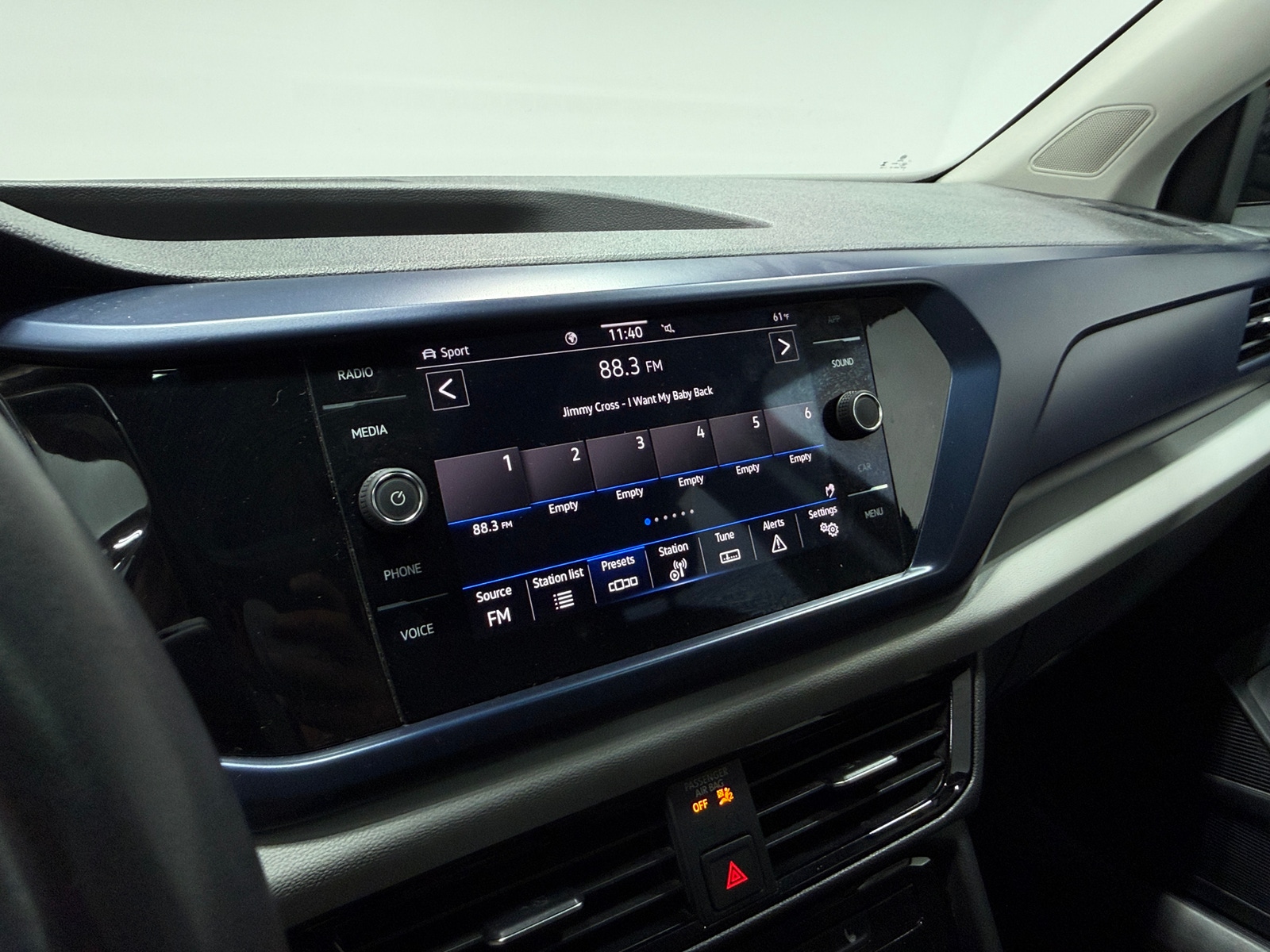 Thumbnail: 2023 Volkswagen Taos - 4