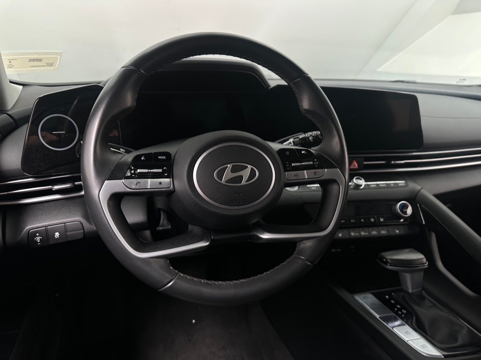 Thumbnail: 2025 Hyundai Elantra - 4