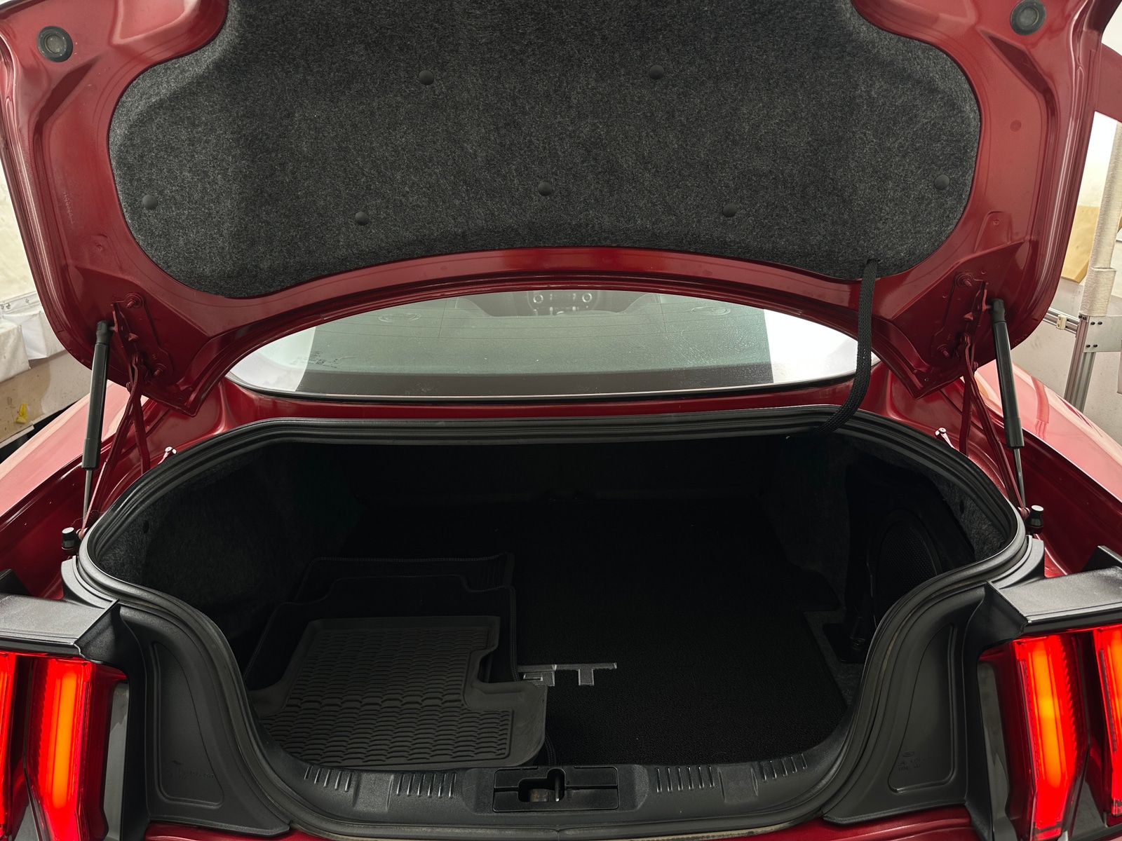 Thumbnail: 2019 Ford Mustang - 4