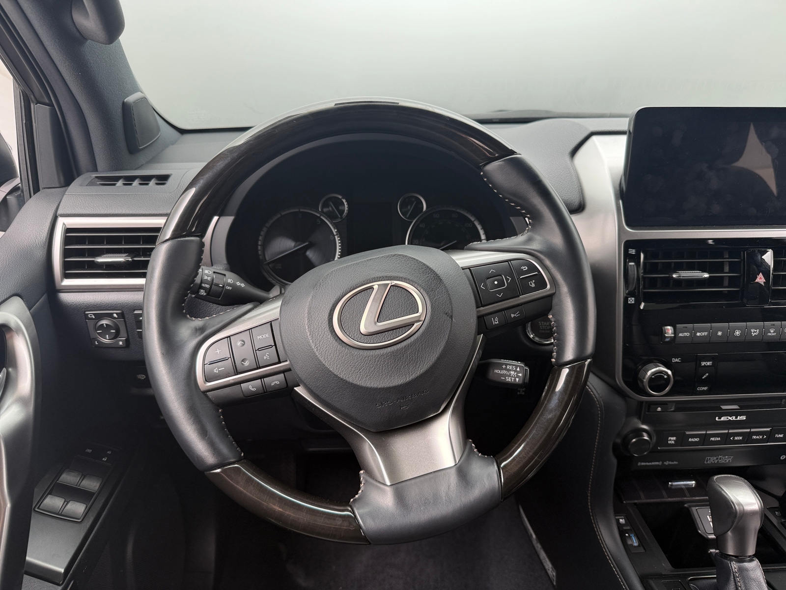 Thumbnail: 2023 Lexus GX - 4