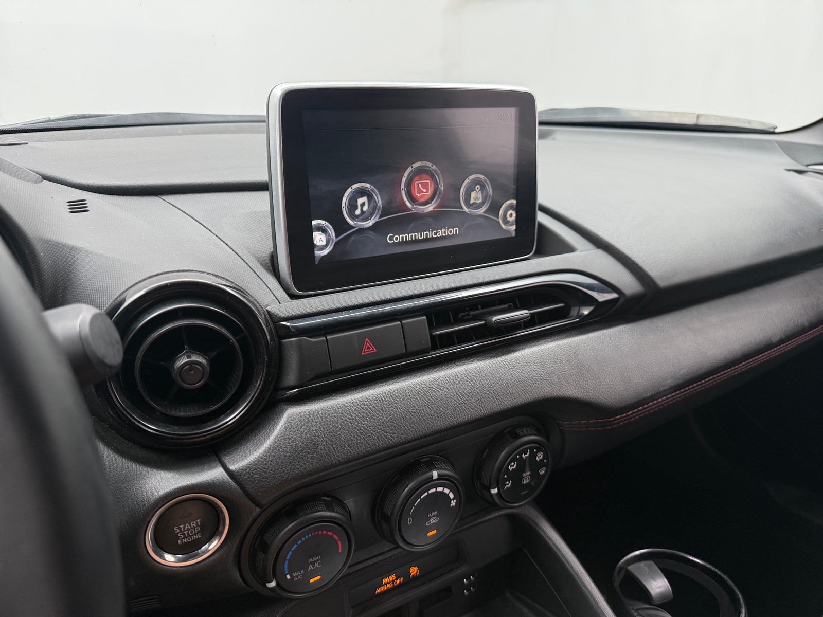 Thumbnail: 2016 Mazda MX-5 Miata - 3