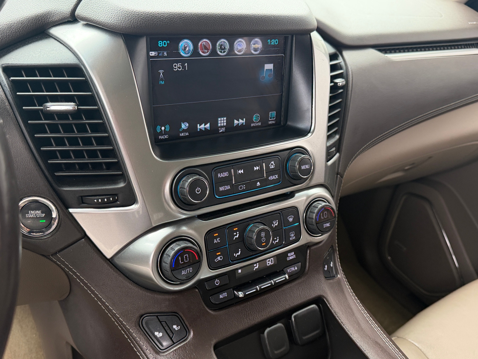 Thumbnail: 2018 Chevrolet Tahoe - 3