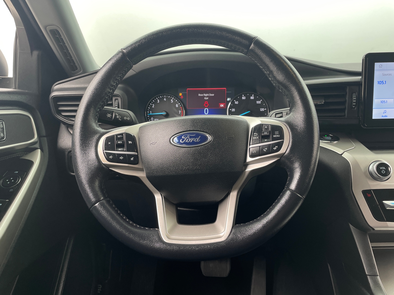 Thumbnail: 2021 Ford Explorer - 5