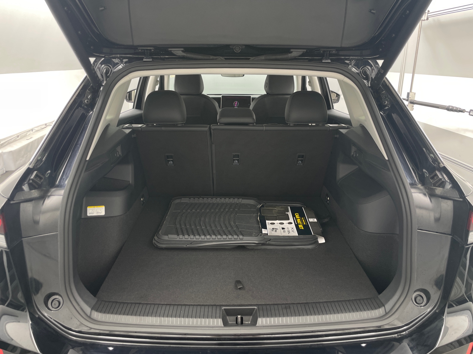Thumbnail: 2025 Volkswagen Tiguan - 7