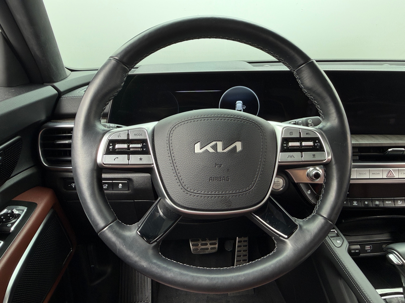 Thumbnail: 2023 Kia Telluride - 4