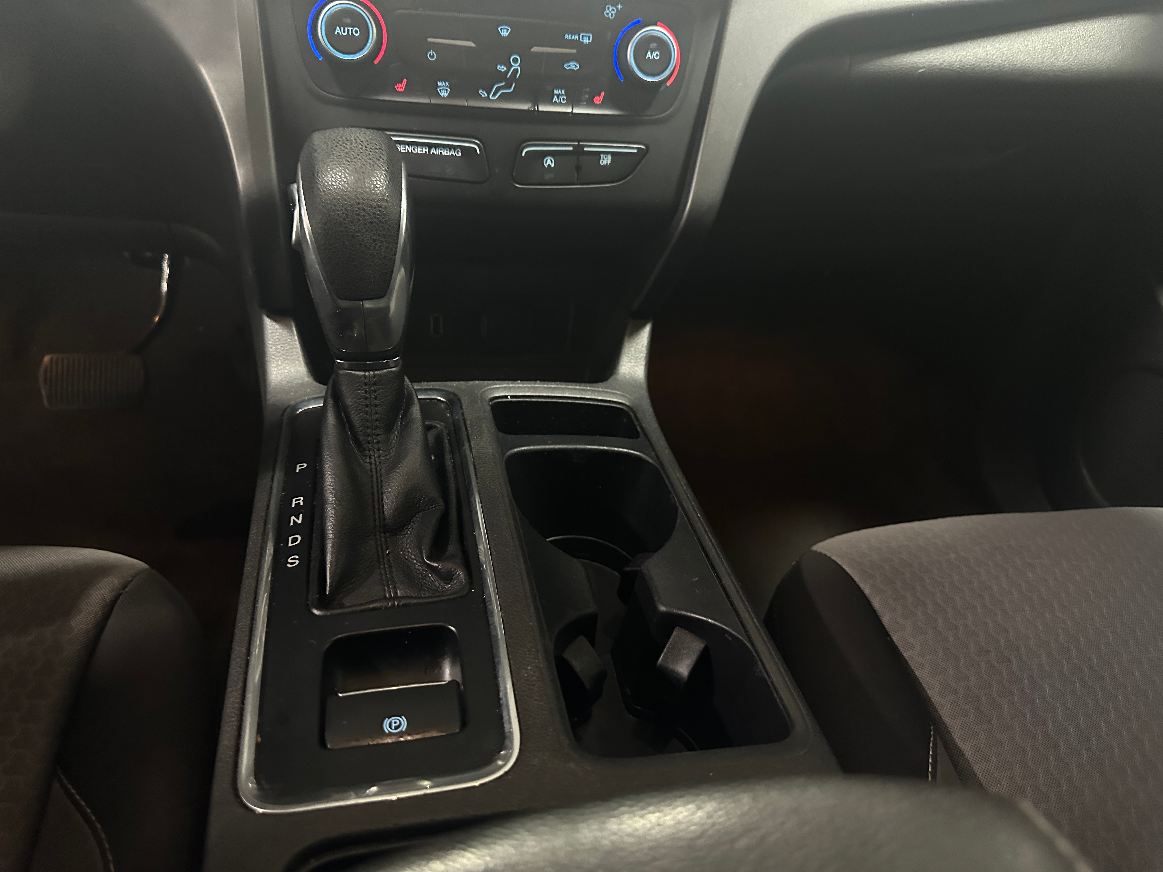 Used 2018 Ford Escape SE with VIN 1FMCU9GD2JUC46729 for sale in Pewaukee, WI