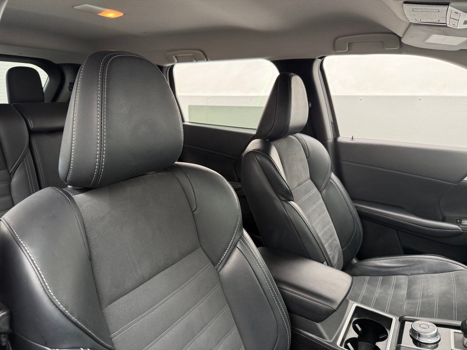 Thumbnail: 2024 Mitsubishi Outlander - 2