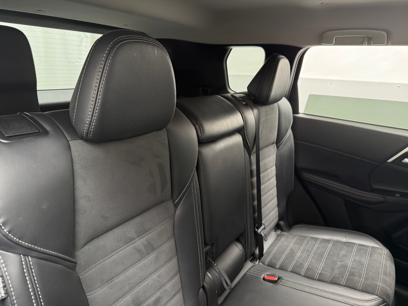 Thumbnail: 2024 Mitsubishi Outlander - 6