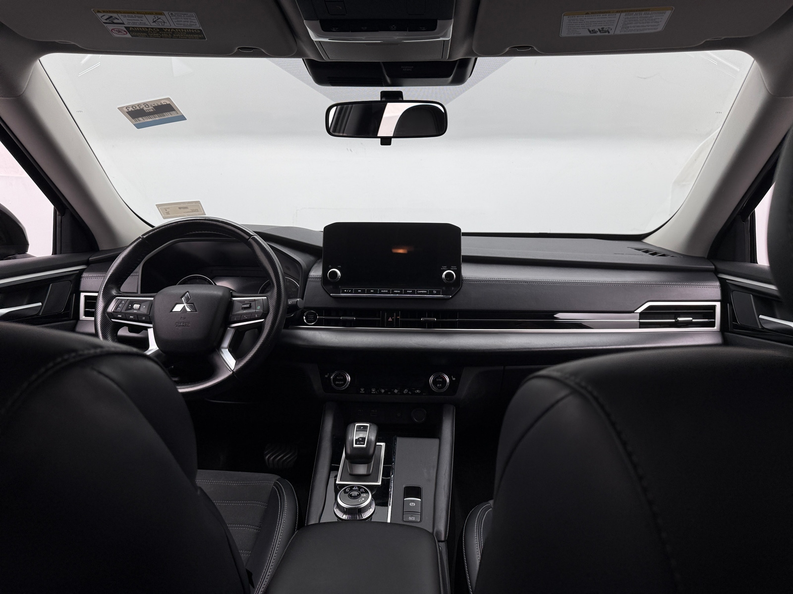 Thumbnail: 2024 Mitsubishi Outlander - 3