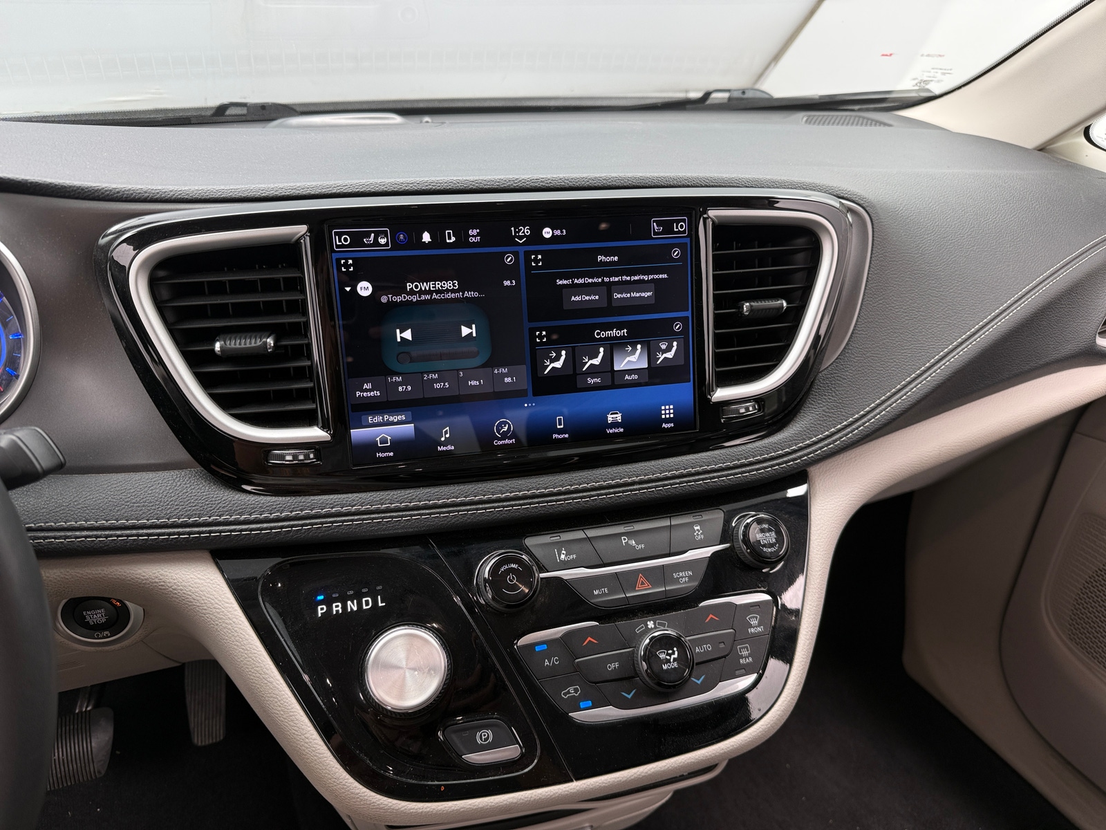 Thumbnail: 2023 Chrysler Pacifica - 3