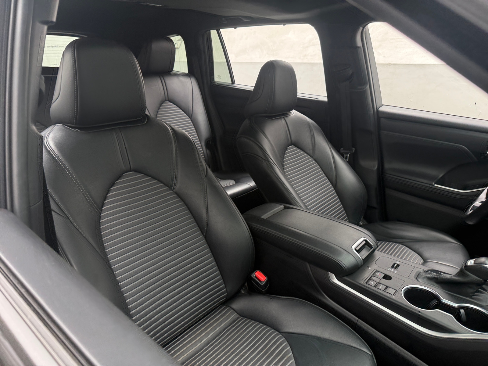 Thumbnail: 2024 Toyota Highlander - 2