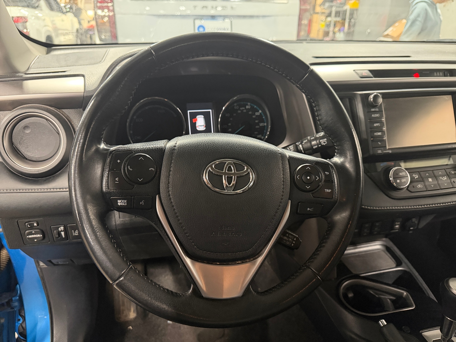 Thumbnail: 2018 Toyota RAV4 - 4