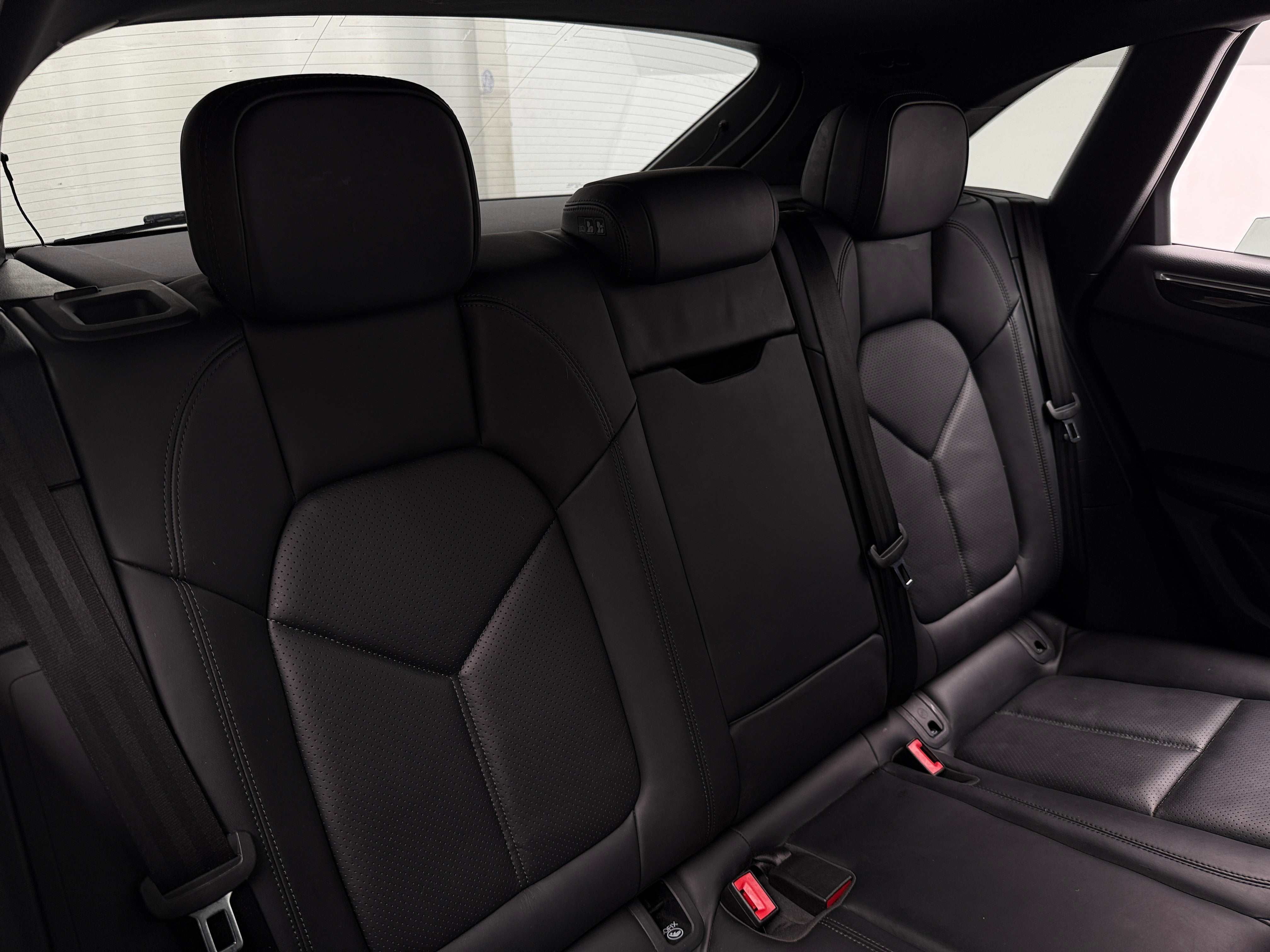 2023 Porsche Macan Base