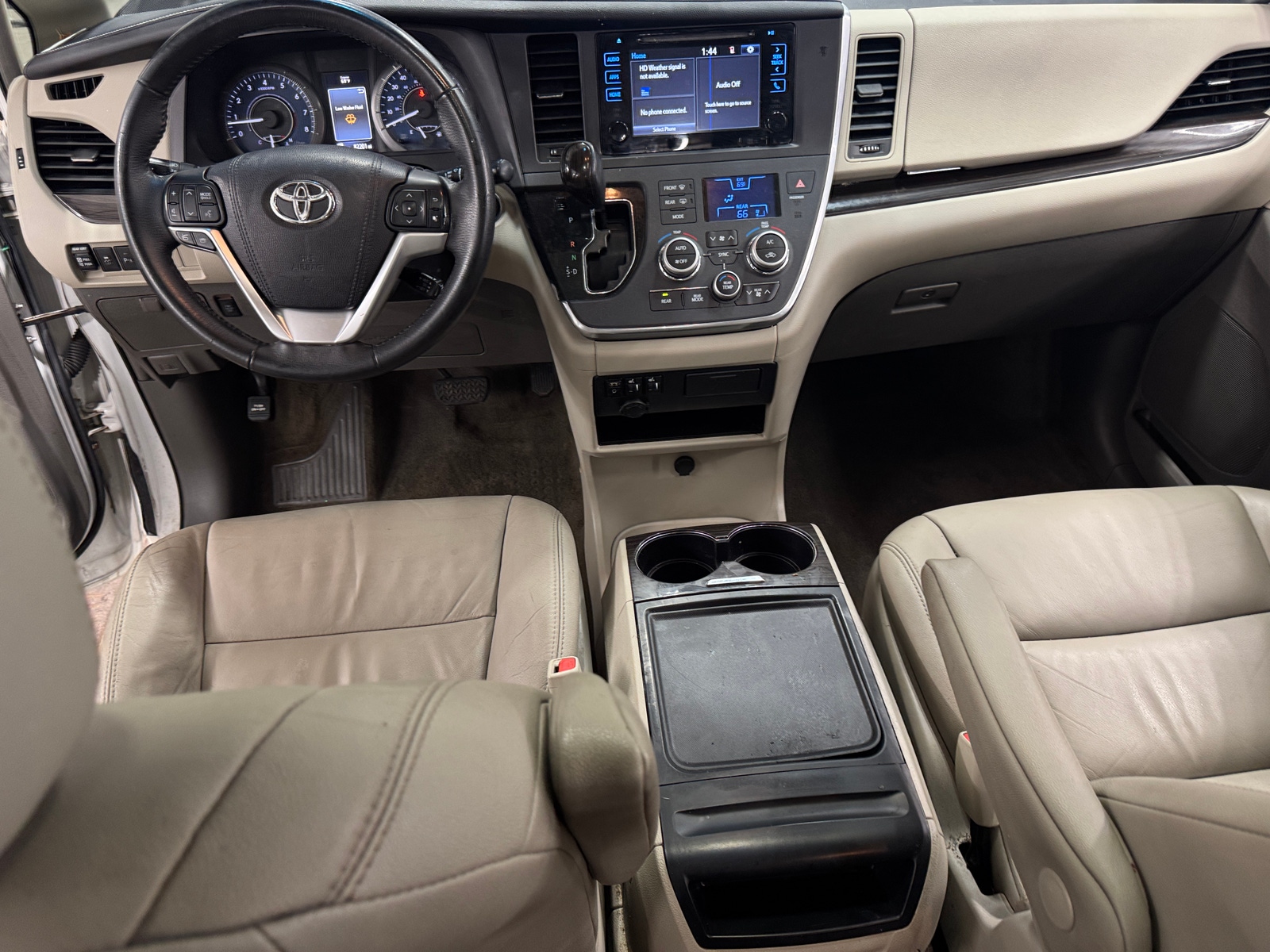 Thumbnail: 2017 Toyota Sienna - 2