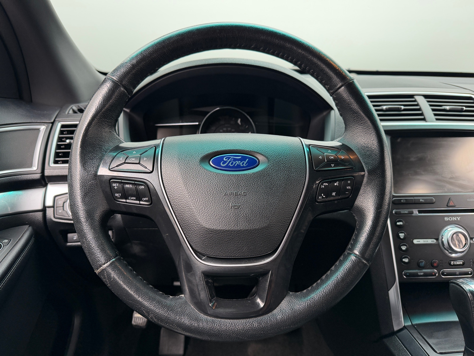 Thumbnail: 2016 Ford Explorer - 4