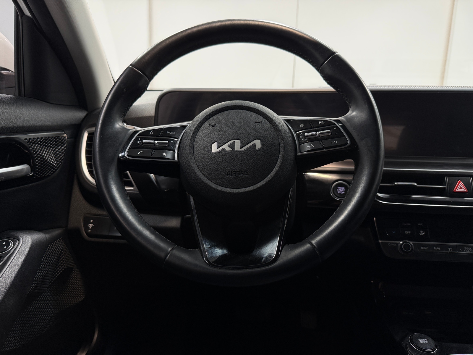 Thumbnail: 2024 Kia Seltos - 4