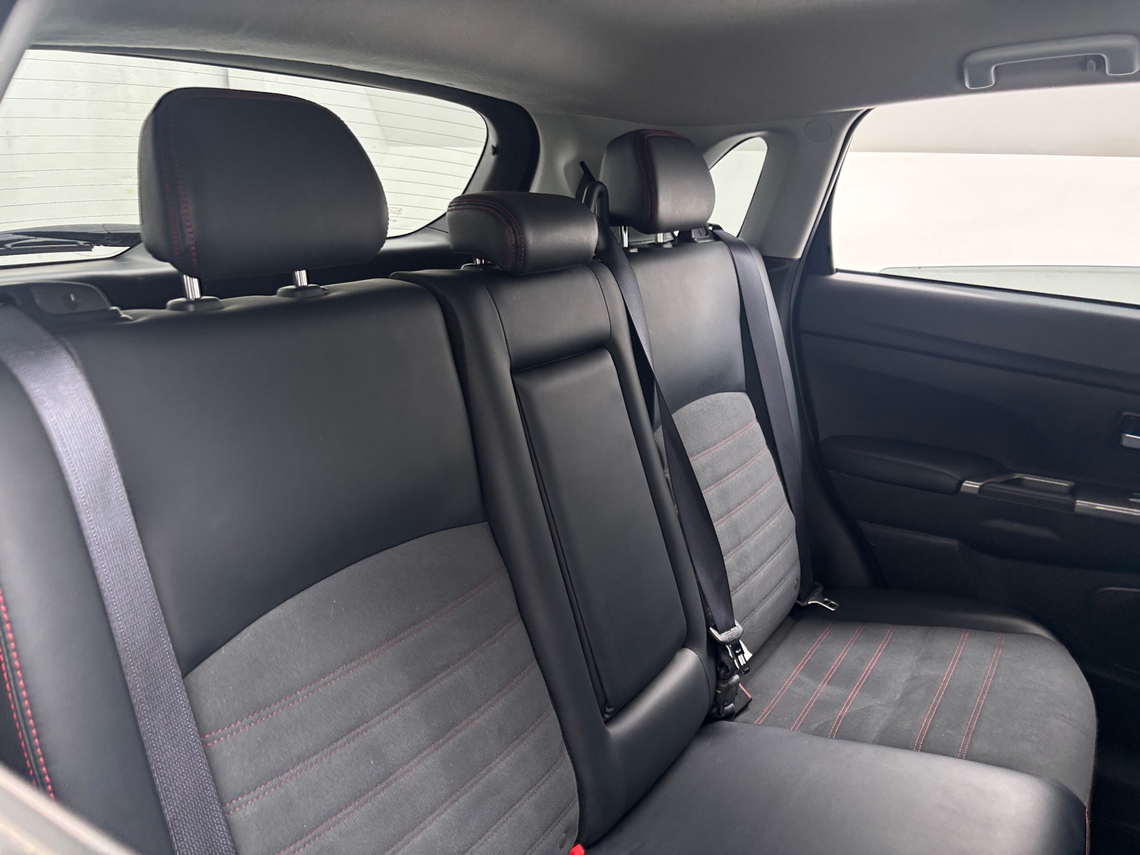 Thumbnail: 2024 Mitsubishi Outlander Sport - 6